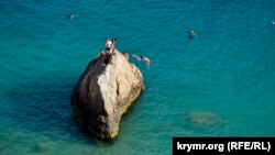 По крутым тропкам: из Балаклавы к пляжу Васили (фотогалерея)