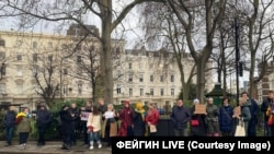 Londonda hökumət evinin yaxınlığında keçirilmiş aksiya