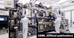 Сборка степпера компании ASML