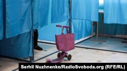 Голосование во втором туре президентских выборов в Украине прошло спокойно, 21 апреля 2019 года