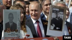 Владимир Путин на акции «Бессмертный полк». Москва, май 2016 года