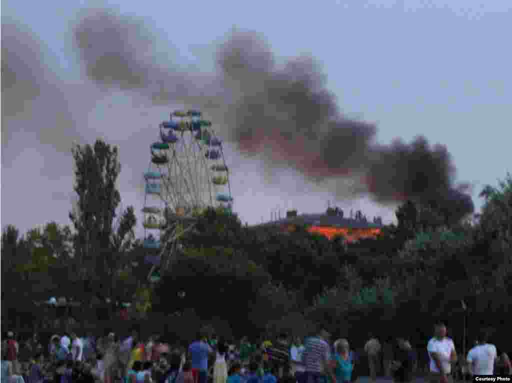 День рыбака в Керчи закончился пожаром, 13 июля 2014 года.