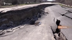 Крым без дорог, воды и туристов (видео)