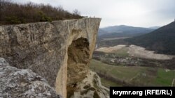 На носу «крестового корабля»: бейсджампинг над Качи-Кальоном (фотогалерея)