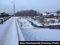 Незамерзающий ручей, впадающий в Клязьму, в районе аэропорта Шереметьева