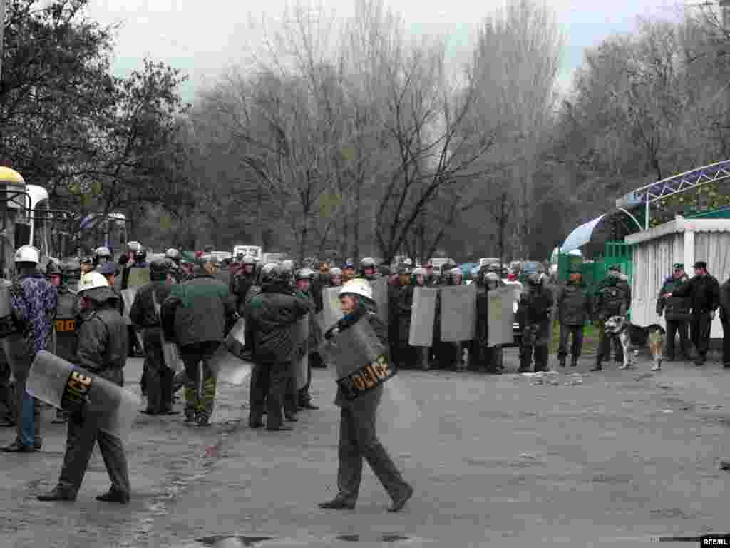 Протесты в Бишкеке, 7 апреля 2010