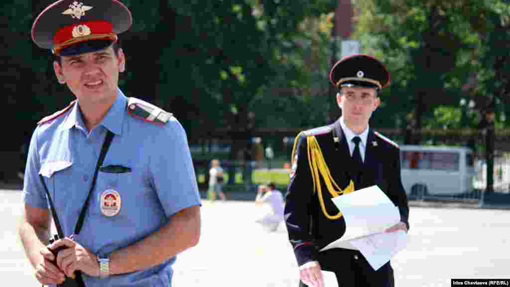 Russia -- pron night in Police University on the Red square, graduating students of MOSU MVD RF, Moscow, 14Jule2012