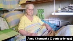 92-летняя Мария Николаевна Носенко не может выйти на улицу полтора года